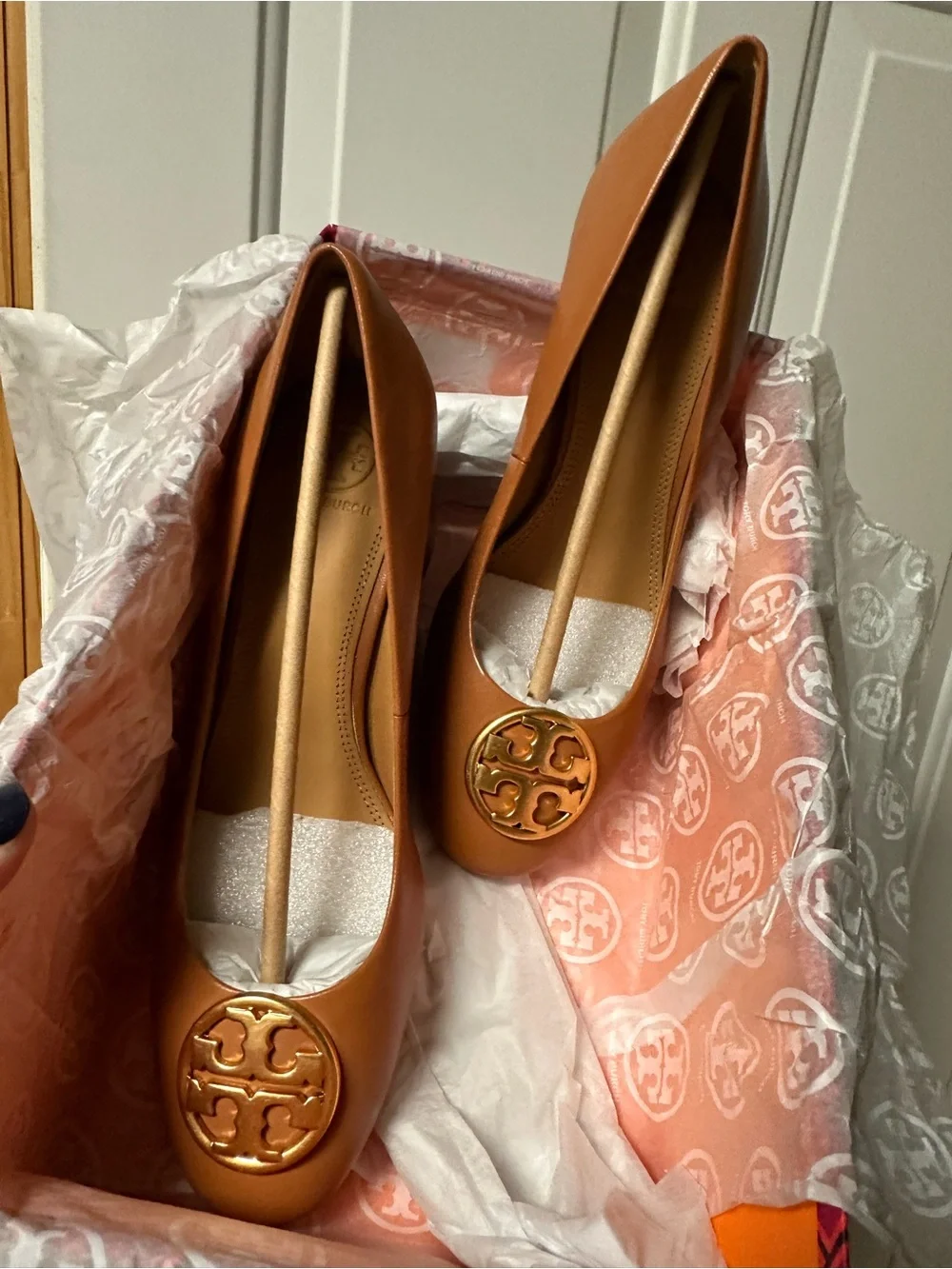 Tory Burch Chelsea 50MM Tan Napa Leather Pump Women's  NEW
